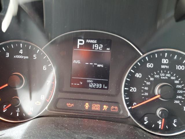 Photo 9 from auction – 2018 KIA FORTE LX with VIN 3KPFK4A78JE169537