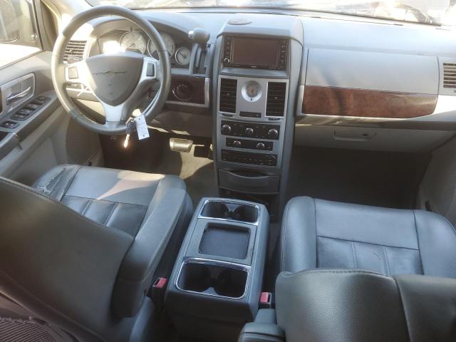 Photo 8 from auction – 2010 CHRYSLER TOWN & COU with VIN 2A4RR5DX2AR183484