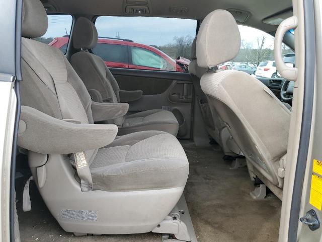 Photo 11 from auction – 2010 TOYOTA SIENNA CE with VIN 5TDKK4CC2AS342905