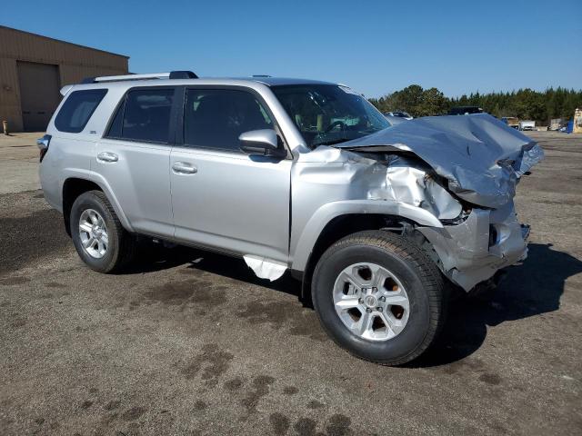 Photo 4 from auction – 2021 TOYOTA 4 RUNNER with VIN JTEMU5JR7M5884488