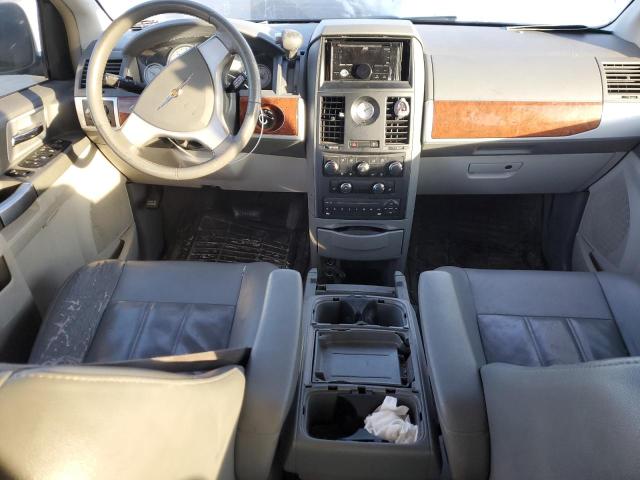 Photo 8 from auction – 2008 CHRYSLER TOWN & COU with VIN 2A8HR54P28R658734