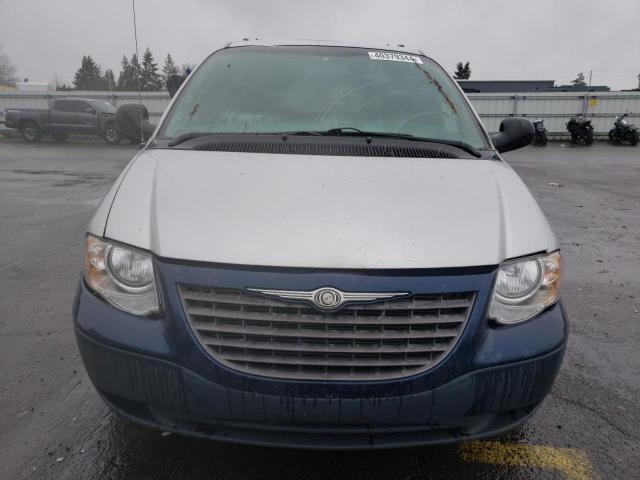 Photo 5 from auction – 2005 CHRYSLER TOWN & COU with VIN 2C4GP54L85R175301