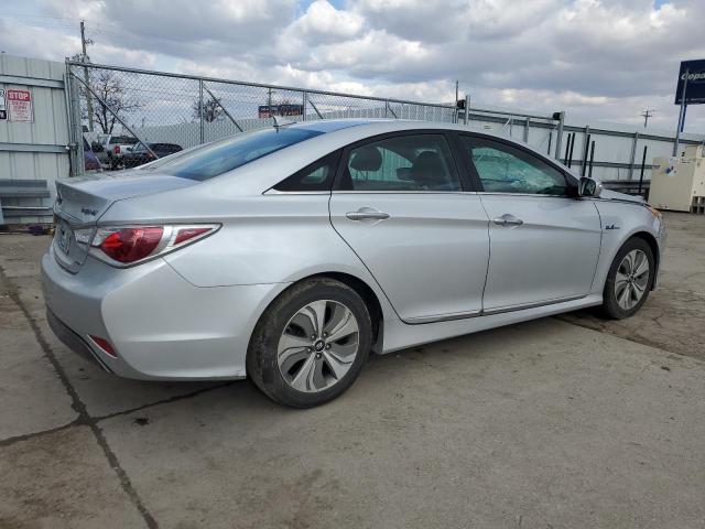 Photo 3 from auction – 2013 HYUNDAI SONATA HYB with VIN KMHEC4A41DA097954