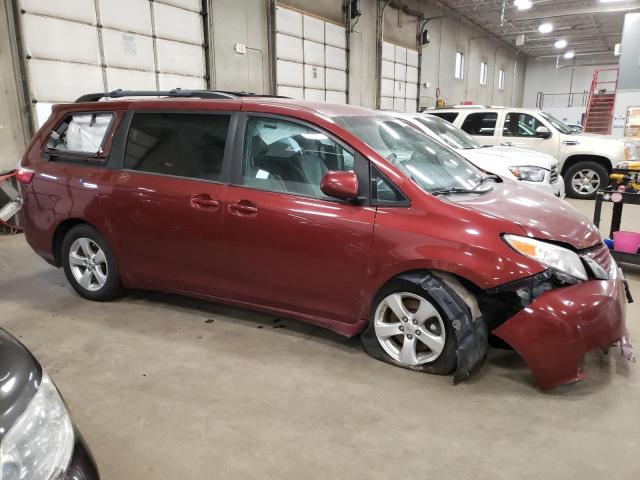 Photo 4 from auction – 2017 TOYOTA SIENNA LE with VIN 5TDKZ3DC0HS800830