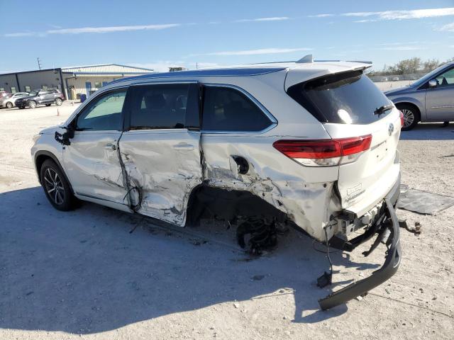 Photo 2 from auction – 2017 TOYOTA HIGHLANDER with VIN 5TDKZRFH4HS524535