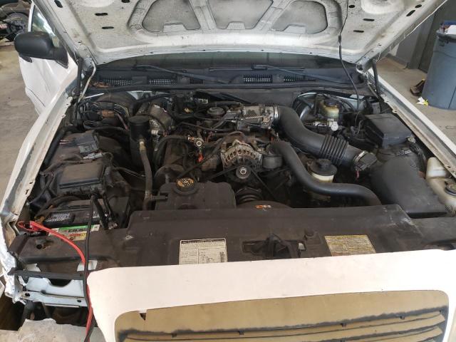 Photo 11 from auction – 2000 FORD CROWN VICT with VIN 2FAFP71W0YX195358
