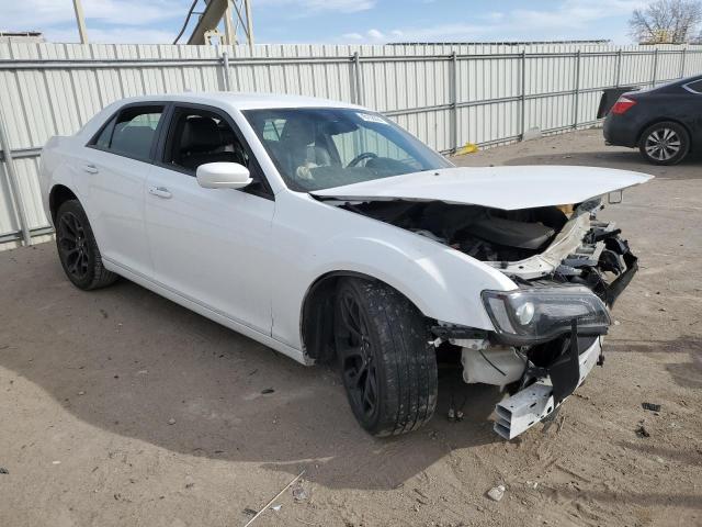 Photo 4 from auction – 2019 CHRYSLER 300 S with VIN 2C3CCABG5KH654385