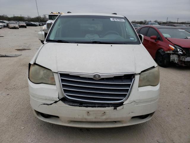 Photo 5 from auction – 2010 CHRYSLER TOWN & COU with VIN 2A4RR5D14AR284635