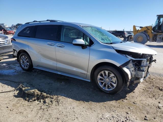 Photo 4 from auction – 2021 TOYOTA SIENNA XLE with VIN 5TDYRKEC8MS020071