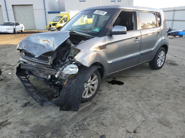 KIA SOUL + 2013 with VIN KNDJT2A65D7620012 - Photo from auction
