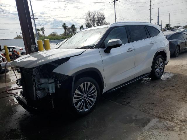 TOYOTA HIGHLANDER 2021 with VIN 5TDFZRAH4MS060925 - Photo from auction