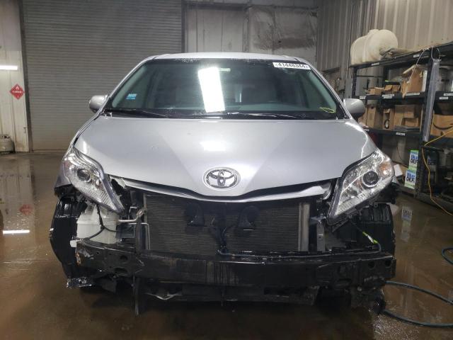 Photo 5 from auction – 2017 TOYOTA SIENNA LE with VIN 5TDKZ3DC0HS821497