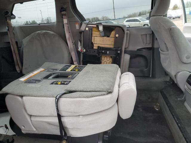 Photo 10 from auction – 2018 TOYOTA SIENNA LE with VIN 5TDKZ3DCXJS901640