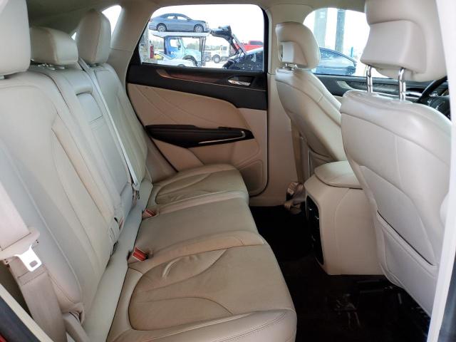 Photo 11 from auction – 2018 LINCOLN MKC RESERV with VIN 5LMCJ3C98JUL14813