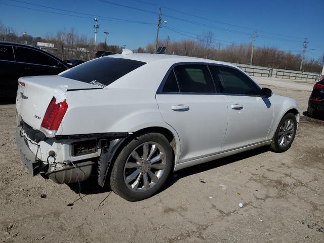 Photo 3 from auction – 2017 CHRYSLER 300 LIMITE with VIN 2C3CCARG0HH534248