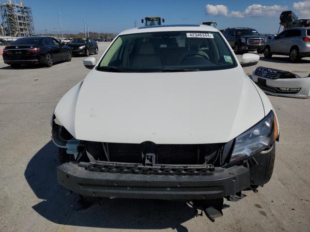 Photo 5 from auction – 2014 VOLKSWAGEN PASSAT SEL with VIN 1VWCT7A36EC052662