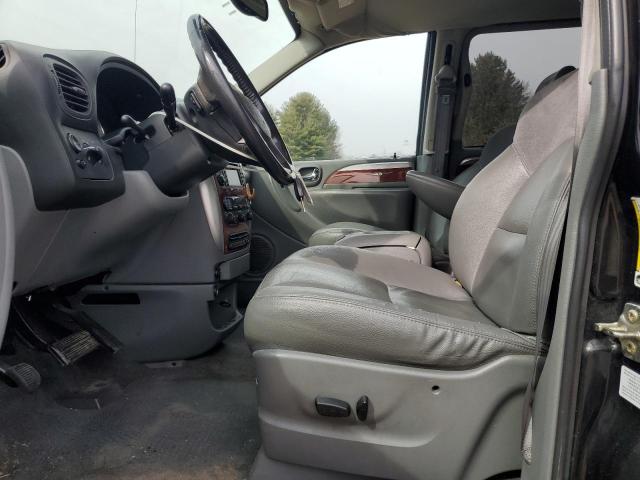 Photo 7 from auction – 2005 CHRYSLER TOWN & COU with VIN 2C8GP64L05R372189