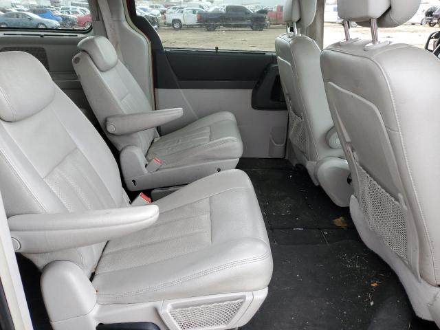 Photo 11 from auction – 2010 CHRYSLER TOWN & COU with VIN 2A4RR8D13AR480549
