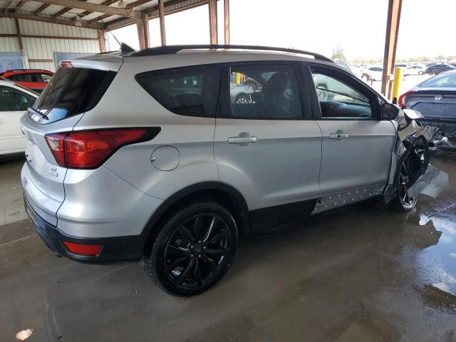 Photo 3 from auction – 2019 FORD ESCAPE SE with VIN 1FMCU0GD7KUA74789