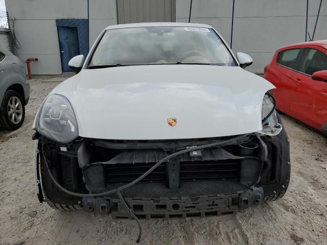 Photo 5 from auction – 2017 PORSCHE CAYENNE with VIN WP1AA2A2XHKA84274