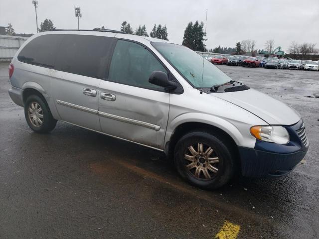 Photo 4 from auction – 2005 CHRYSLER TOWN & COU with VIN 2C4GP54L85R175301