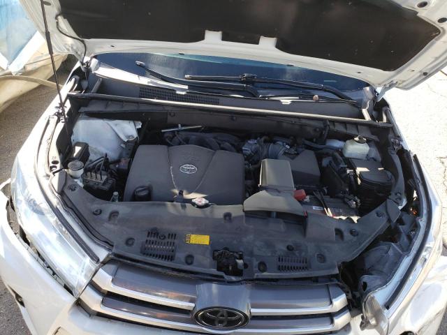 Photo 12 from auction – 2018 TOYOTA HIGHLANDER with VIN 5TDJZRFH2JS550701