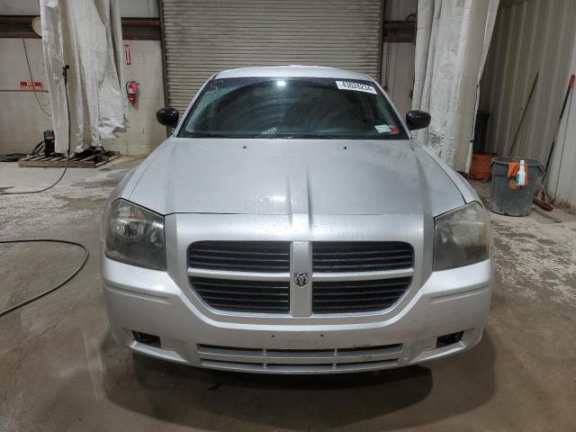 Photo 5 from auction – 2005 DODGE MAGNUM SXT with VIN 2D4GZ48V55H555771