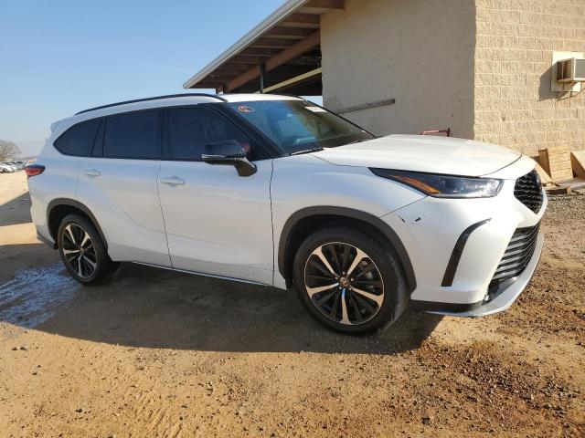 Photo 4 from auction – 2021 TOYOTA HIGHLANDER with VIN 5TDJZRBH1MS110687