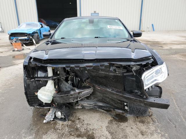 Photo 5 from auction – 2017 CHRYSLER 300 LIMITE with VIN 2C3CCAAG2HH653429