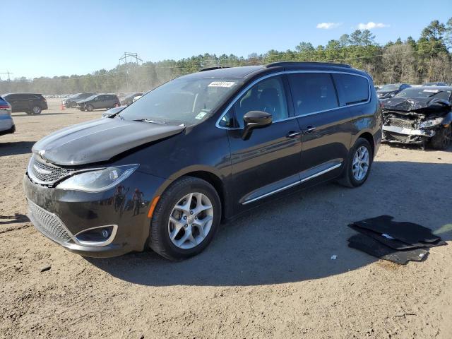 CHRYSLER PACIFICA T 2017 with VIN 2C4RC1BG5HR729126 - Photo from auction