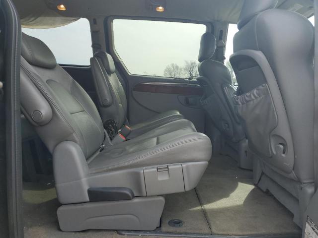 Photo 11 from auction – 2005 CHRYSLER TOWN & COU with VIN 2C8GP64L05R372189