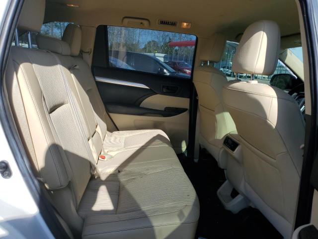 Photo 11 from auction – 2015 TOYOTA HIGHLANDER with VIN 5TDZKRFH6FS106655