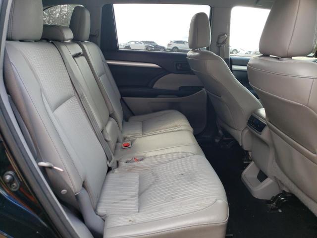 Photo 11 from auction – 2015 TOYOTA HIGHLANDER with VIN 5TDZKRFH0FS041026