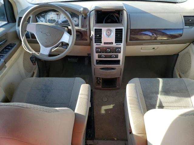 Photo 8 from auction – 2010 CHRYSLER TOWN & COU with VIN 2A4RR2D18AR338419