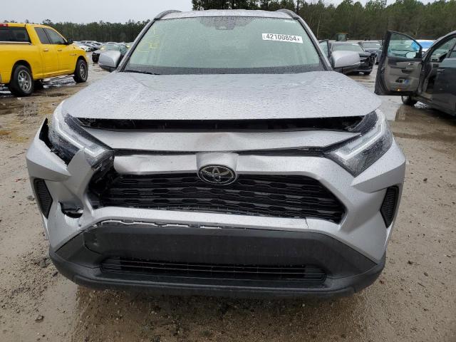Photo 5 from auction – 2022 TOYOTA RAV4 XLE with VIN 2T3W1RFV9NC177892