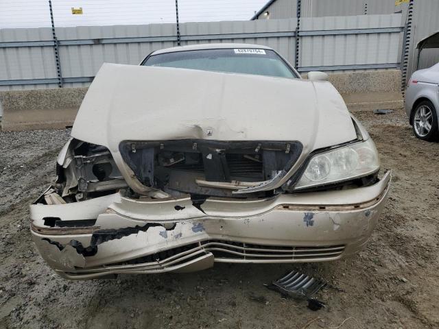 Photo 5 from auction – 2005 LINCOLN TOWNCAR with VIN 1LNHM81W05Y649178