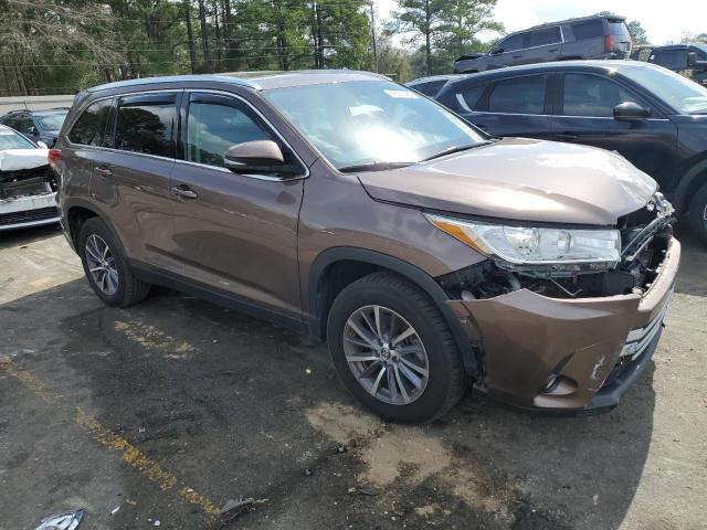 Photo 4 from auction – 2019 TOYOTA HIGHLANDER with VIN 5TDKZRFH6KS306085