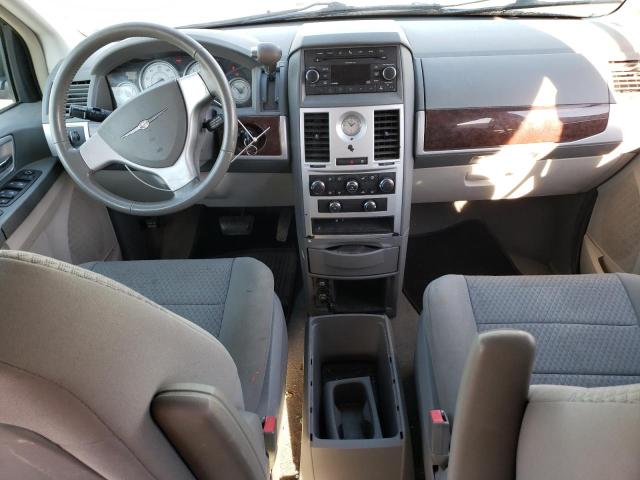 Photo 8 from auction – 2010 CHRYSLER TOWN & COU with VIN 2A4RR5D13AR278213