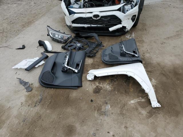 Photo 13 from auction – 2019 TOYOTA RAV4 XLE P with VIN JTMC1RFV2KD035457