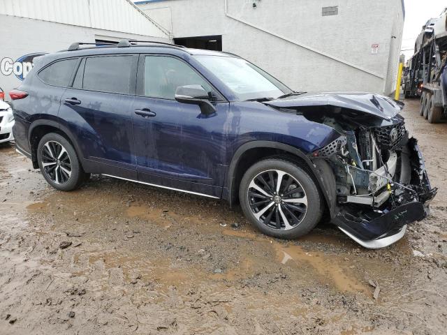 Photo 4 from auction – 2022 TOYOTA HIGHLANDER with VIN 5TDJZRBH8NS172525