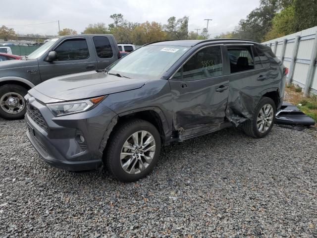 TOYOTA RAV4 XLE P 2020 z numerem VIN 2T3C1RFV3LW078564 - Zdjęcie z aukcji