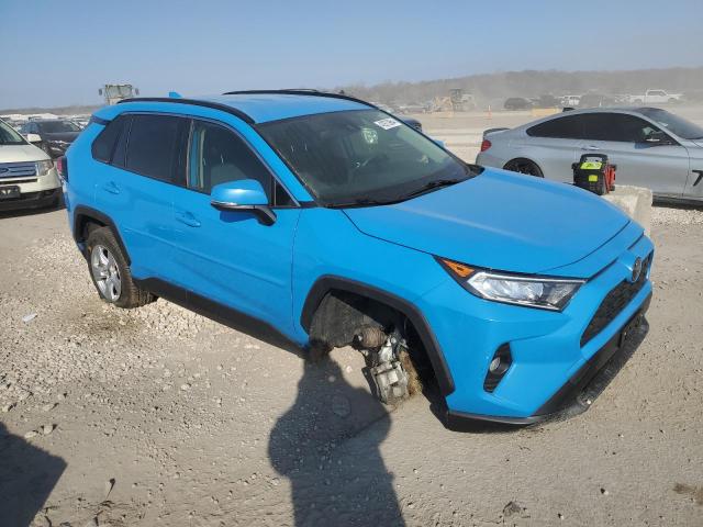 Photo 4 from auction – 2020 TOYOTA RAV4 XLE with VIN JTMP1RFV8LD060737