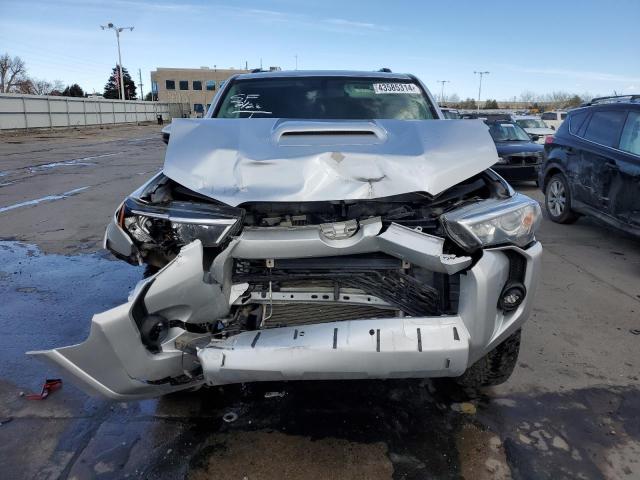 Photo 5 from auction – 2019 TOYOTA 4RUNNER SR with VIN JTEBU5JR9K5703430