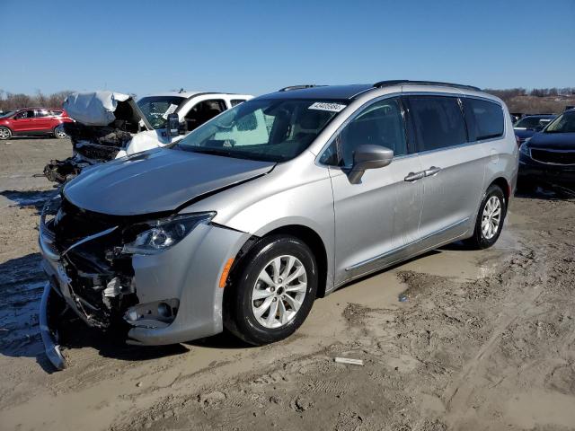 CHRYSLER PACIFICA T 2017 with VIN 2C4RC1BG5HR576568 - Photo from auction