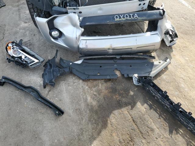 Photo 13 from auction – 2018 TOYOTA 4RUNNER SR with VIN JTEBU5JR5J5546381