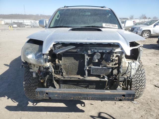 Photo 5 from auction – 2004 TOYOTA 4RUNNER SR with VIN JTEBT14R240032951
