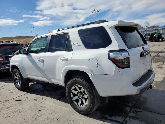 Photo 2 from auction – 2020 TOYOTA 4RUNNER SR with VIN JTEBU5JR2L5779833