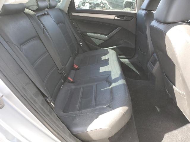 Photo 10 from auction – 2015 VOLKSWAGEN PASSAT S with VIN 1VWAT7A34FC018857