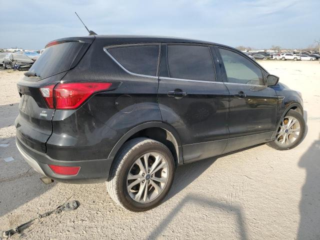 Photo 3 from auction – 2019 FORD ESCAPE SE with VIN 1FMCU0GD4KUC34689