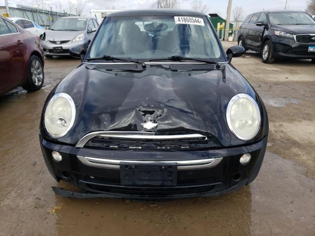 Photo 5 from auction – 2005 MINI COOPER with VIN WMWRC33585TK62469